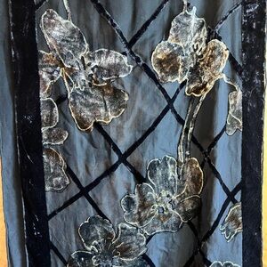 Burnout Floral Velvet Scarf